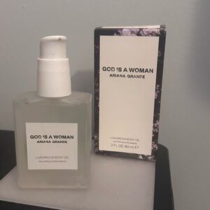 Ariana Grande Luxurious Body Oil in White and Black Packaging